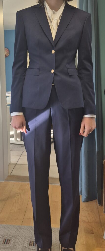 TAilleur dames Tailleur en laine vierge bleu marine pour dames